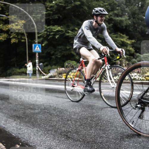 13.09.2026 - Stadtparktriathlon H.Heesch http://msf.ph/oto/10384986 13.09.2026 13:10:33 Radfahren 1204, 1380, 1393, 1411 meine-sportfotos.de