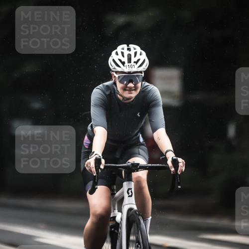 13.09.2026 - Stadtparktriathlon H.Heesch http://msf.ph/oto/10385005 13.09.2026 12:37:57 Radfahren 1076, 1101, 1136, 1232, 1248, 1255 meine-sportfotos.de
