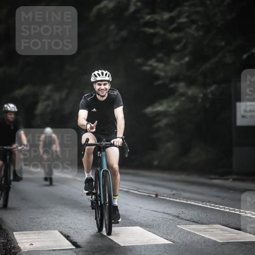 13.09.2026 - Stadtparktriathlon H.Heesch http://msf.ph/oto/10385013 13.09.2026 12:38:01 Radfahren 949, 1072, 1101, 1108, 1248, 1254 meine-sportfotos.de