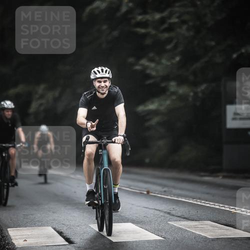 13.09.2026 - Stadtparktriathlon H.Heesch http://msf.ph/oto/10385019 13.09.2026 12:38:02 Radfahren 949, 1072, 1101, 1108, 1248, 1254 meine-sportfotos.de