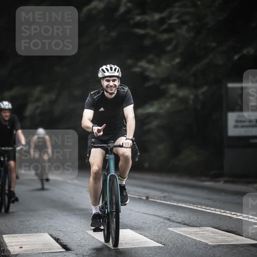 13.09.2026 - Stadtparktriathlon H.Heesch http://msf.ph/oto/10385025 13.09.2026 12:38:02 Radfahren 949, 1072, 1101, 1108, 1248, 1254 meine-sportfotos.de