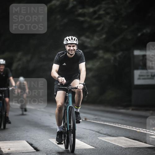 13.09.2026 - Stadtparktriathlon H.Heesch http://msf.ph/oto/10385029 13.09.2026 12:38:02 Radfahren 949, 1072, 1101, 1108, 1248, 1254 meine-sportfotos.de