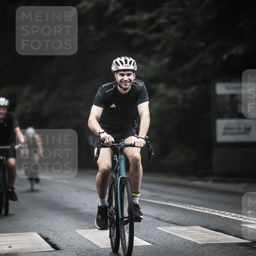 13.09.2026 - Stadtparktriathlon H.Heesch http://msf.ph/oto/10385032 13.09.2026 12:38:02 Radfahren 949, 1072, 1101, 1108, 1248, 1254 meine-sportfotos.de