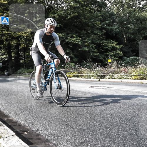 13.09.2026 - Stadtparktriathlon H.Heesch http://msf.ph/oto/10385037 13.09.2026 11:24:59 Radfahren 657, 816 meine-sportfotos.de