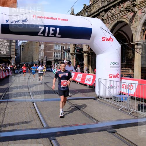 13.09.2026 - 21. swb-Marathon Bremen Tim E. http://msf.ph/oto/10385040 13.09.2026 13:22:52 Ziel 388, 1933, 2402, 2481, 2771, 2806, 3855, 4483, 4697, 6891, 7586, 8547, 8551, 8694, 9090, 9510 meine-sportfotos.de