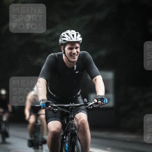 13.09.2026 - Stadtparktriathlon H.Heesch http://msf.ph/oto/10385059 13.09.2026 12:38:05 Radfahren 949, 1072, 1108, 1179, 1248, 1254 meine-sportfotos.de