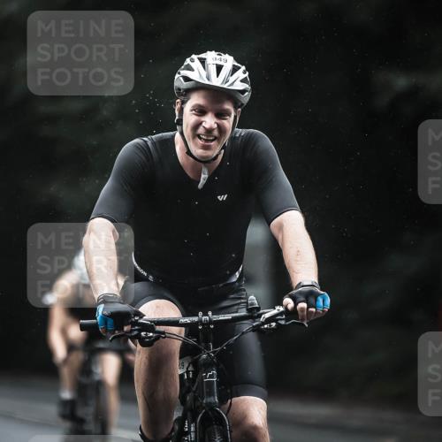13.09.2026 - Stadtparktriathlon H.Heesch http://msf.ph/oto/10385067 13.09.2026 12:38:05 Radfahren 949, 1072, 1108, 1179, 1248, 1254 meine-sportfotos.de