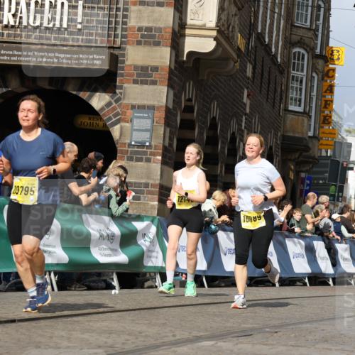 13.09.2026 - 21. swb-Marathon Bremen Strokosch-Dieckow http://msf.ph/oto/10385069 13.09.2026 11:06:49 Ziel 10376, 10654, 10681, 10682, 10849, 10852, 10853, 11021, 11028, 11240, 11340, 11374, 11432, 11729, 11849, 12217, 12479, 12485, 10156, 10378, 10663, 11257 meine-sportfotos.de