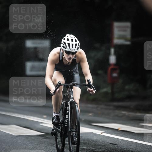 13.09.2026 - Stadtparktriathlon H.Heesch http://msf.ph/oto/10385078 13.09.2026 12:38:06 Radfahren 949, 1072, 1108, 1179, 1248, 1254 meine-sportfotos.de