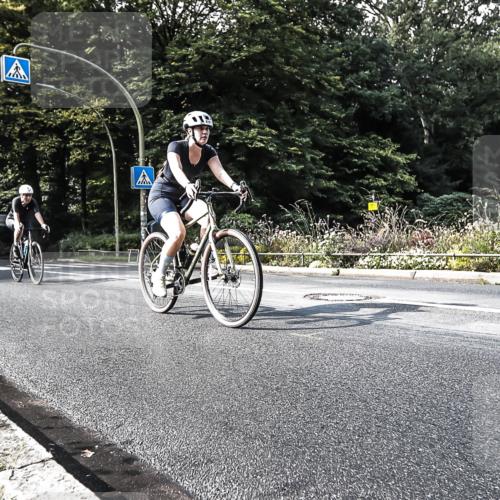 13.09.2026 - Stadtparktriathlon H.Heesch http://msf.ph/oto/10385091 13.09.2026 11:25:14 Radfahren 736, 770, 819 meine-sportfotos.de