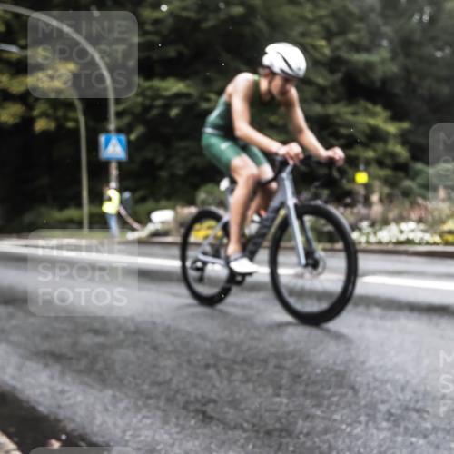 13.09.2026 - Stadtparktriathlon H.Heesch http://msf.ph/oto/10385141 13.09.2026 13:12:12 Radfahren 1374, 1431 meine-sportfotos.de