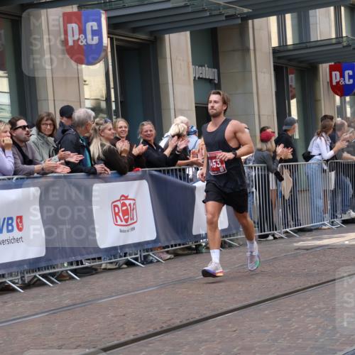 13.09.2026 - 21. swb-Marathon Bremen Strokosch-Dieckow http://msf.ph/oto/10385146 13.09.2026 12:51:17 Ziel 1126, 3617, 13033, 858, 1453, 1639, 13033 meine-sportfotos.de
