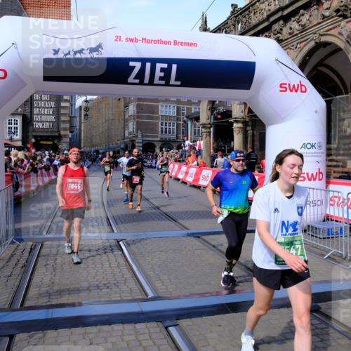 13.09.2026 - 21. swb-Marathon Bremen Tim E. http://msf.ph/oto/10385166 13.09.2026 13:22:59 Ziel 388, 913, 2402, 2481, 2771, 2806, 4483, 4697, 6707, 6737, 6792, 6891, 7586, 8547, 8551, 8694, 9090, 9510 meine-sportfotos.de