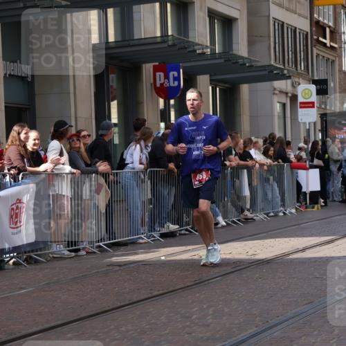 13.09.2026 - 21. swb-Marathon Bremen Strokosch-Dieckow http://msf.ph/oto/10385195 13.09.2026 12:51:22 Ziel 482, 943, 1126, 858, 1453, 3617, 13033 meine-sportfotos.de