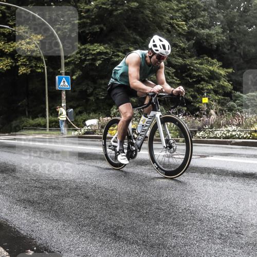 13.09.2026 - Stadtparktriathlon H.Heesch http://msf.ph/oto/10385219 13.09.2026 13:13:17 Radfahren 1323, 1386 meine-sportfotos.de