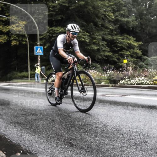 13.09.2026 - Stadtparktriathlon H.Heesch http://msf.ph/oto/10385223 13.09.2026 13:13:22 Radfahren 1377, 1420 meine-sportfotos.de