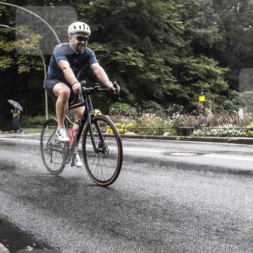 13.09.2026 - Stadtparktriathlon H.Heesch http://msf.ph/oto/10385297 13.09.2026 13:14:15 Radfahren 1343, 1344, 1353 meine-sportfotos.de