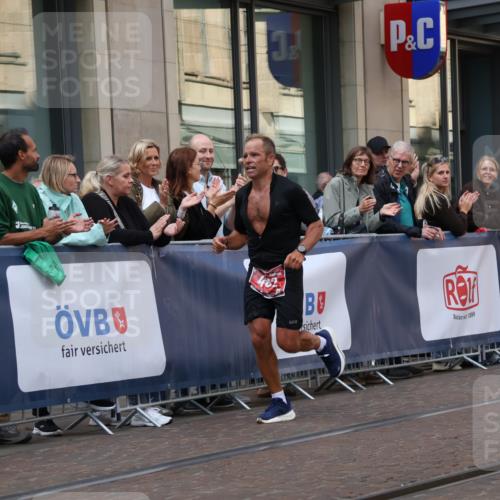 13.09.2026 - 21. swb-Marathon Bremen Strokosch-Dieckow http://msf.ph/oto/10385330 13.09.2026 12:51:59 Ziel 959, 1357, 1507, 482, 943, 1126 meine-sportfotos.de