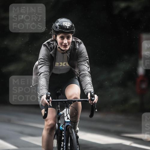 13.09.2026 - Stadtparktriathlon H.Heesch http://msf.ph/oto/10385355 13.09.2026 12:38:36 Radfahren 1105, 1133, 1176, 1282 meine-sportfotos.de