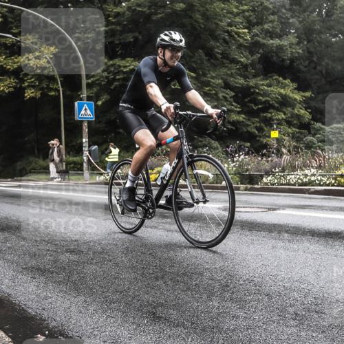 13.09.2026 - Stadtparktriathlon H.Heesch http://msf.ph/oto/10385366 13.09.2026 13:15:18 Radfahren 1310, 1376, 1381 meine-sportfotos.de