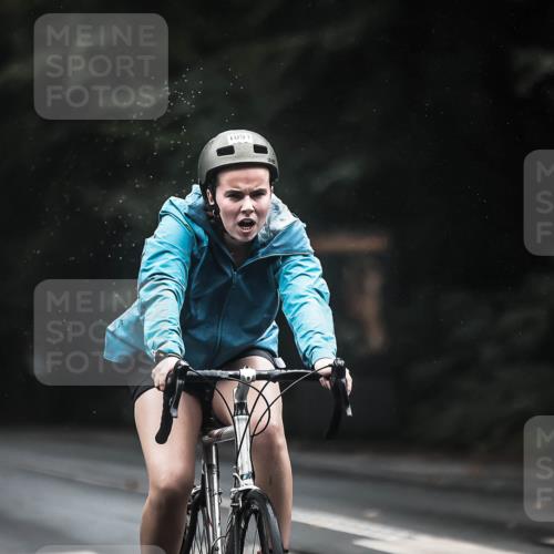 13.09.2026 - Stadtparktriathlon H.Heesch http://msf.ph/oto/10385420 13.09.2026 12:38:46 Radfahren 996, 1091, 1154, 1202, 1299 meine-sportfotos.de