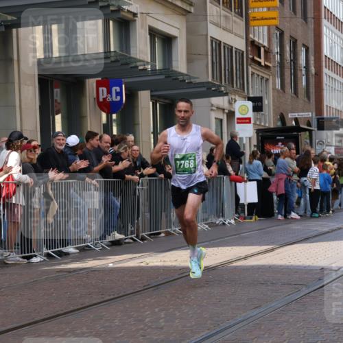 13.09.2026 - 21. swb-Marathon Bremen Strokosch-Dieckow http://msf.ph/oto/10385453 13.09.2026 12:52:18 Ziel 525, 553, 7244, 7768, 8729, 959, 1357, 1507 meine-sportfotos.de