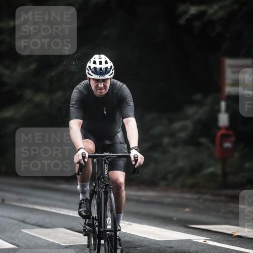 13.09.2026 - Stadtparktriathlon H.Heesch http://msf.ph/oto/10385485 13.09.2026 12:38:50 Radfahren 996, 1091, 1109, 1202, 1273, 1299 meine-sportfotos.de