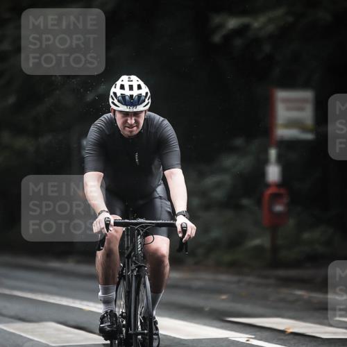 13.09.2026 - Stadtparktriathlon H.Heesch http://msf.ph/oto/10385488 13.09.2026 12:38:50 Radfahren 996, 1091, 1109, 1202, 1273, 1299 meine-sportfotos.de