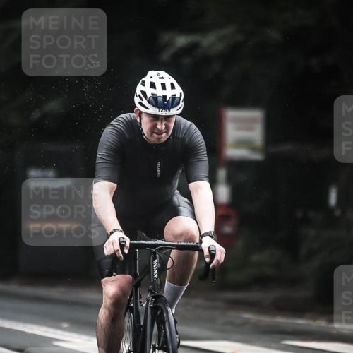 13.09.2026 - Stadtparktriathlon H.Heesch http://msf.ph/oto/10385495 13.09.2026 12:38:50 Radfahren 996, 1091, 1109, 1202, 1273, 1299 meine-sportfotos.de