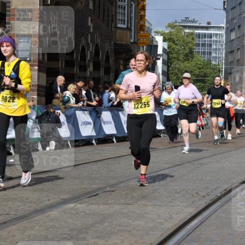 13.09.2026 - 21. swb-Marathon Bremen Strokosch-Dieckow http://msf.ph/oto/10385524 13.09.2026 11:07:21 Ziel 10156, 10360, 10378, 10663, 11100, 11257, 11393, 11439, 11684, 10138, 10279, 10280, 10363, 10364, 10501, 10505, 10695, 10748, 10907, 11417, 11767, 11865, 11899, 12167, 12168, 12210, 12277, 12419 meine-sportfotos.de