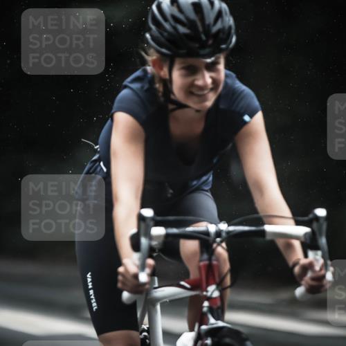 13.09.2026 - Stadtparktriathlon H.Heesch http://msf.ph/oto/10385527 13.09.2026 12:38:55 Radfahren 1109, 1202, 1273, 1299 meine-sportfotos.de