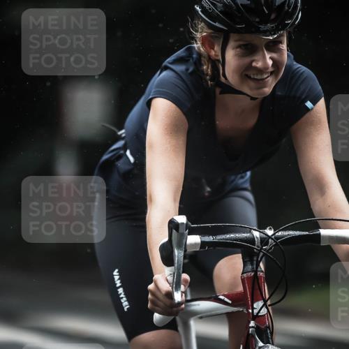 13.09.2026 - Stadtparktriathlon H.Heesch http://msf.ph/oto/10385530 13.09.2026 12:38:55 Radfahren 1109, 1202, 1273, 1299 meine-sportfotos.de