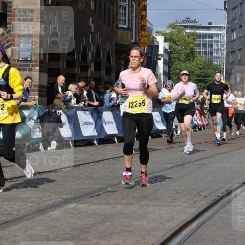 13.09.2026 - 21. swb-Marathon Bremen Strokosch-Dieckow http://msf.ph/oto/10385548 13.09.2026 11:07:21 Ziel 10156, 10360, 10378, 10663, 11100, 11257, 11393, 11439, 11684, 10138, 10279, 10280, 10363, 10364, 10501, 10505, 10695, 10748, 10907, 11417, 11767, 11865, 11899, 12167, 12168, 12210, 12277, 12419 meine-sportfotos.de