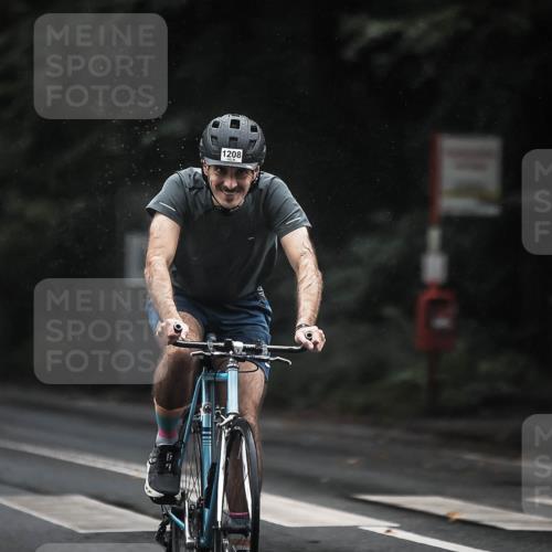 13.09.2026 - Stadtparktriathlon H.Heesch http://msf.ph/oto/10385570 13.09.2026 12:39:03 Radfahren 1111, 1208, 1250 meine-sportfotos.de