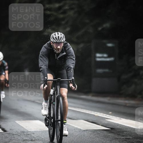 13.09.2026 - Stadtparktriathlon H.Heesch http://msf.ph/oto/10385584 13.09.2026 12:39:08 Radfahren 1111, 1208, 1250 meine-sportfotos.de
