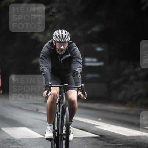 13.09.2026 - Stadtparktriathlon H.Heesch http://msf.ph/oto/10385588 13.09.2026 12:39:08 Radfahren 1111, 1208, 1250 meine-sportfotos.de