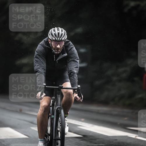 13.09.2026 - Stadtparktriathlon H.Heesch http://msf.ph/oto/10385594 13.09.2026 12:39:09 Radfahren 1111, 1208, 1250 meine-sportfotos.de