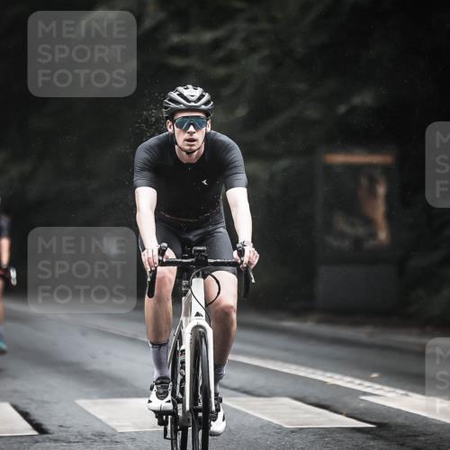 13.09.2026 - Stadtparktriathlon H.Heesch http://msf.ph/oto/10385627 13.09.2026 12:39:16 Radfahren 969, 1114, 1156, 1189 meine-sportfotos.de