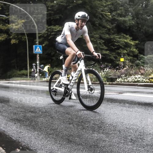 13.09.2026 - Stadtparktriathlon H.Heesch http://msf.ph/oto/10385634 13.09.2026 13:18:31 Radfahren 1288, 1325, 1336 meine-sportfotos.de
