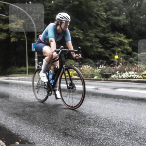 13.09.2026 - Stadtparktriathlon H.Heesch http://msf.ph/oto/10385649 13.09.2026 13:18:43 Radfahren 1357, 1393, 1456 meine-sportfotos.de
