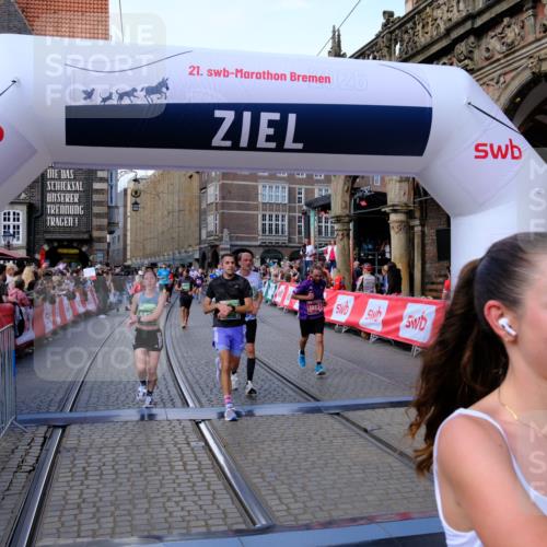 13.09.2026 - 21. swb-Marathon Bremen Tim E. http://msf.ph/oto/10385700 13.09.2026 13:23:44 Ziel 135, 672, 2371, 2409, 2427, 2490, 2627, 2899, 3078, 3138, 3173, 3531, 3856, 3861, 3939, 5820, 5821, 6843, 6848, 6923, 8045, 8560, 8863, 9088, 9196, 9436, 10127 meine-sportfotos.de