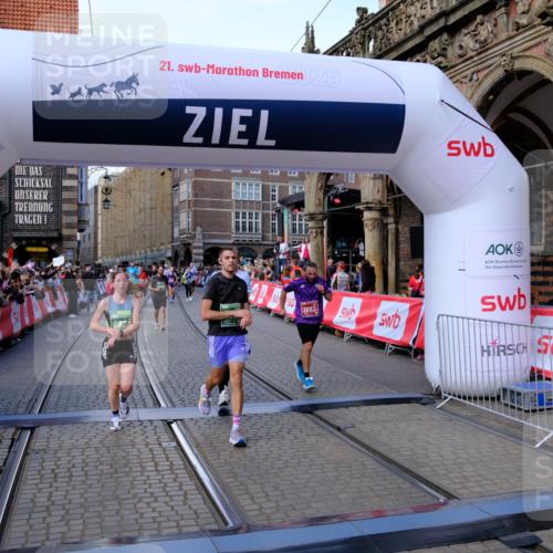 13.09.2026 - 21. swb-Marathon Bremen Tim E. http://msf.ph/oto/10385722 13.09.2026 13:23:44 Ziel 135, 672, 2371, 2409, 2427, 2490, 2627, 2899, 3078, 3138, 3173, 3531, 3856, 3861, 3939, 5820, 5821, 6843, 6848, 6923, 8045, 8560, 8863, 9088, 9196, 9436, 10127 meine-sportfotos.de