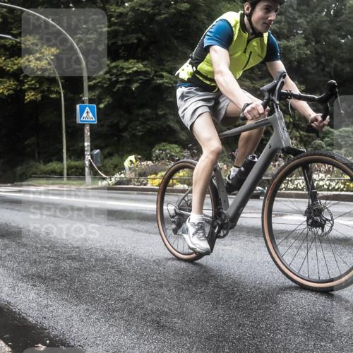 13.09.2026 - Stadtparktriathlon H.Heesch http://msf.ph/oto/10385760 13.09.2026 13:20:32 Radfahren 1323, 1467 meine-sportfotos.de
