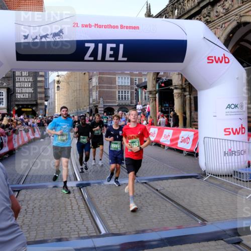 13.09.2026 - 21. swb-Marathon Bremen Tim E. http://msf.ph/oto/10385763 13.09.2026 13:23:51 Ziel 135, 672, 2371, 2409, 2485, 2490, 2560, 2627, 3078, 3138, 3173, 3531, 3642, 3856, 3861, 3939, 5908, 6157, 6843, 6848, 6923, 8095, 8560, 8863, 9088, 9196 meine-sportfotos.de