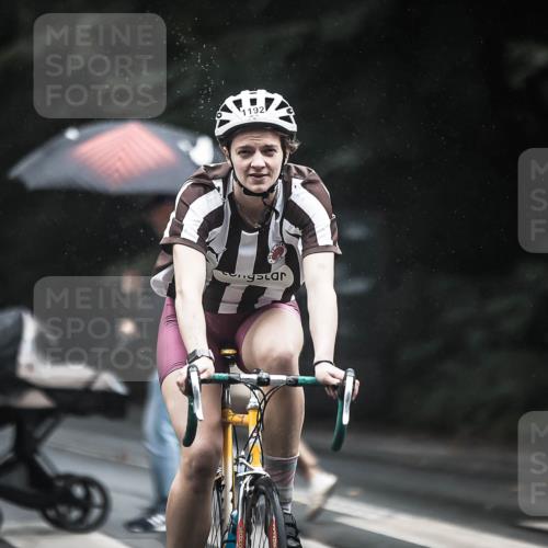 13.09.2026 - Stadtparktriathlon H.Heesch http://msf.ph/oto/10385809 13.09.2026 12:39:36 Radfahren 1118, 1127, 1174, 1192, 1214 meine-sportfotos.de