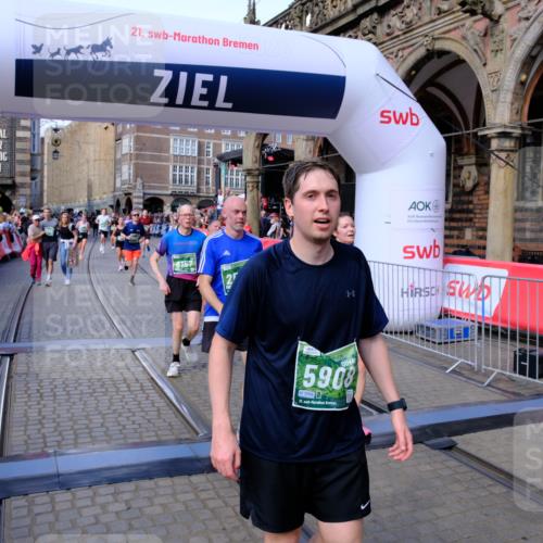 13.09.2026 - 21. swb-Marathon Bremen Tim E. http://msf.ph/oto/10385815 13.09.2026 13:24:02 Ziel 135, 2288, 2485, 2490, 2517, 2560, 2627, 3138, 3642, 3856, 4601, 4671, 5011, 5116, 5231, 5908, 6157, 6332, 6648, 6843, 7216, 7357, 7475, 8051, 8052, 8095, 8290, 8560, 10115, 13197 meine-sportfotos.de