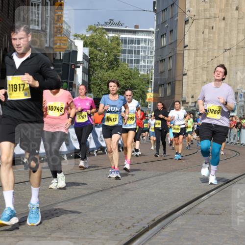 13.09.2026 - 21. swb-Marathon Bremen Strokosch-Dieckow http://msf.ph/oto/10385828 13.09.2026 11:07:30 Ziel 10156, 10360, 10488, 11100, 11123, 11246, 11393, 11439, 11600, 11684, 11696, 11759, 11822, 11823, 12255, 12266, 10138, 10279, 10280, 10363, 10364, 10501, 10505, 10580, 10595, 10830, 10907, 10935, 11037, 11223, 11643, 11899, 11924, 11934, 12097, 12167, 12168, 12194, 12277, 12307, 12419, 12509 meine-sportfotos.de