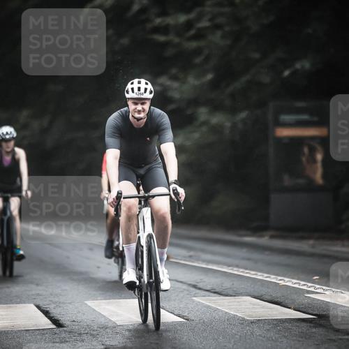 13.09.2026 - Stadtparktriathlon H.Heesch http://msf.ph/oto/10385858 13.09.2026 12:39:45 Radfahren 1118, 1127, 1151, 1263, 1268, 1272 meine-sportfotos.de