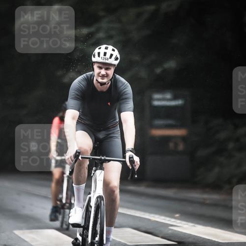 13.09.2026 - Stadtparktriathlon H.Heesch http://msf.ph/oto/10385875 13.09.2026 12:39:46 Radfahren 1118, 1127, 1151, 1263, 1268, 1272 meine-sportfotos.de