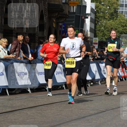 13.09.2026 - 21. swb-Marathon Bremen Strokosch-Dieckow http://msf.ph/oto/10385930 13.09.2026 11:07:37 Ziel 10205, 10360, 10488, 10695, 10748, 11100, 11123, 11246, 11393, 11417, 11439, 11600, 11684, 11696, 11759, 11767, 11822, 11823, 11865, 11917, 12020, 12173, 12210, 12255, 12266, 12536, 10595, 10661, 10674, 10830, 10871, 10935, 10937, 11037, 11515, 11643, 12024, 12097, 12194, 12307, 12509, 12511, 12512 meine-sportfotos.de